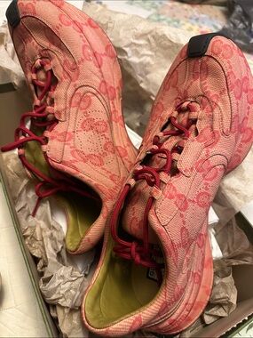 Gucci Pink GG Canvas Low-Top Sneakers